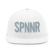 Spinner Snapback The Links White Silver golf hat – front view